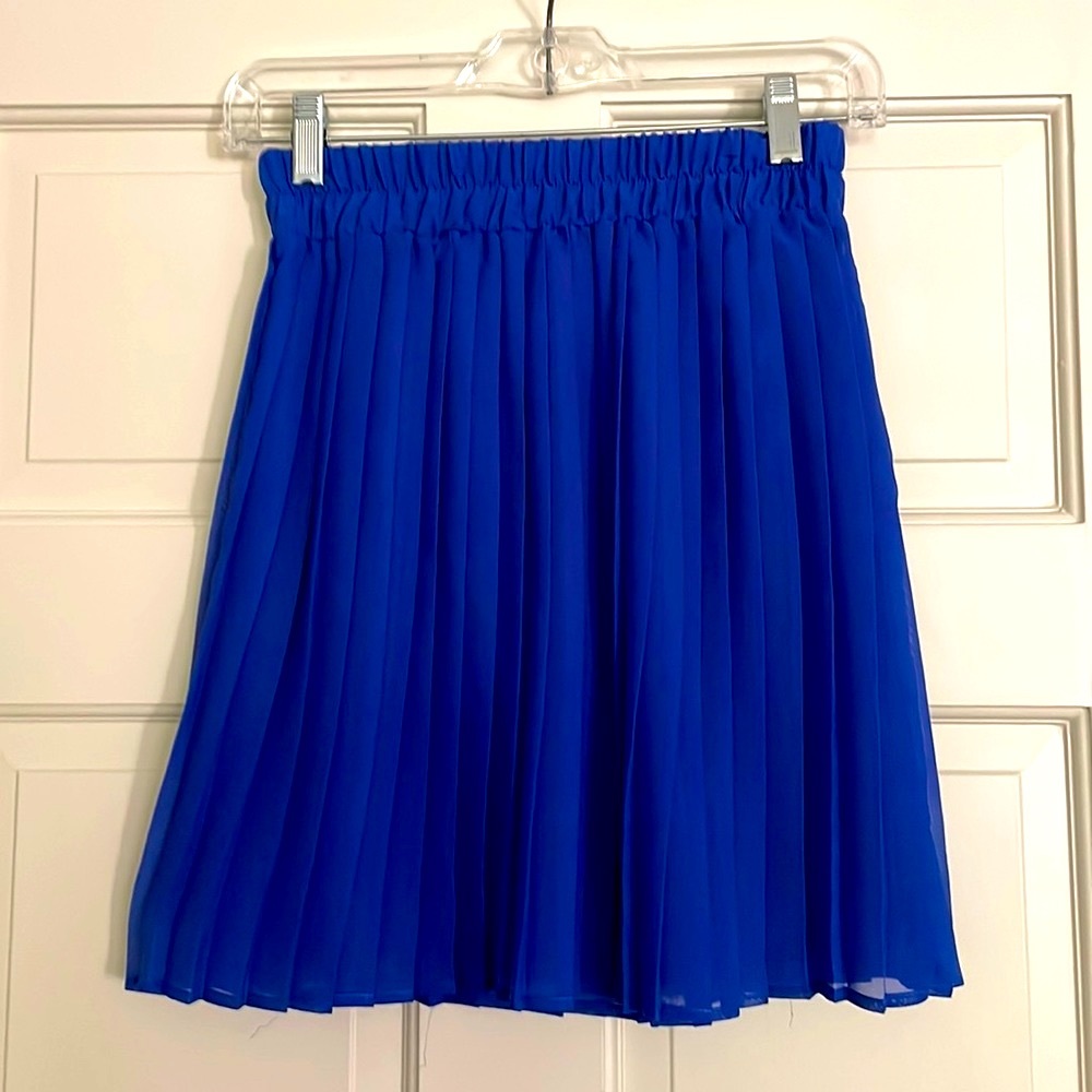 Blue pleated miniskirt